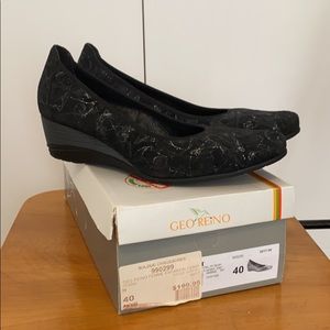 Leather heels, Geo Reino. Cost 200$. Never worn. Very comfortable. Size 40.